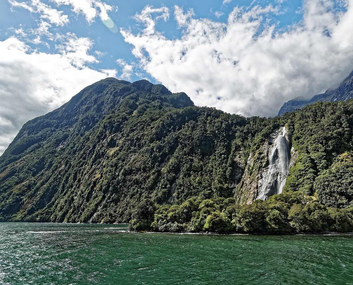 Les Éclaireurs du Voyage - Destination - Nouvelle Zélande - Itinéraire 2 - Image itinéraire - Milford sound by Makalu on Pixabay