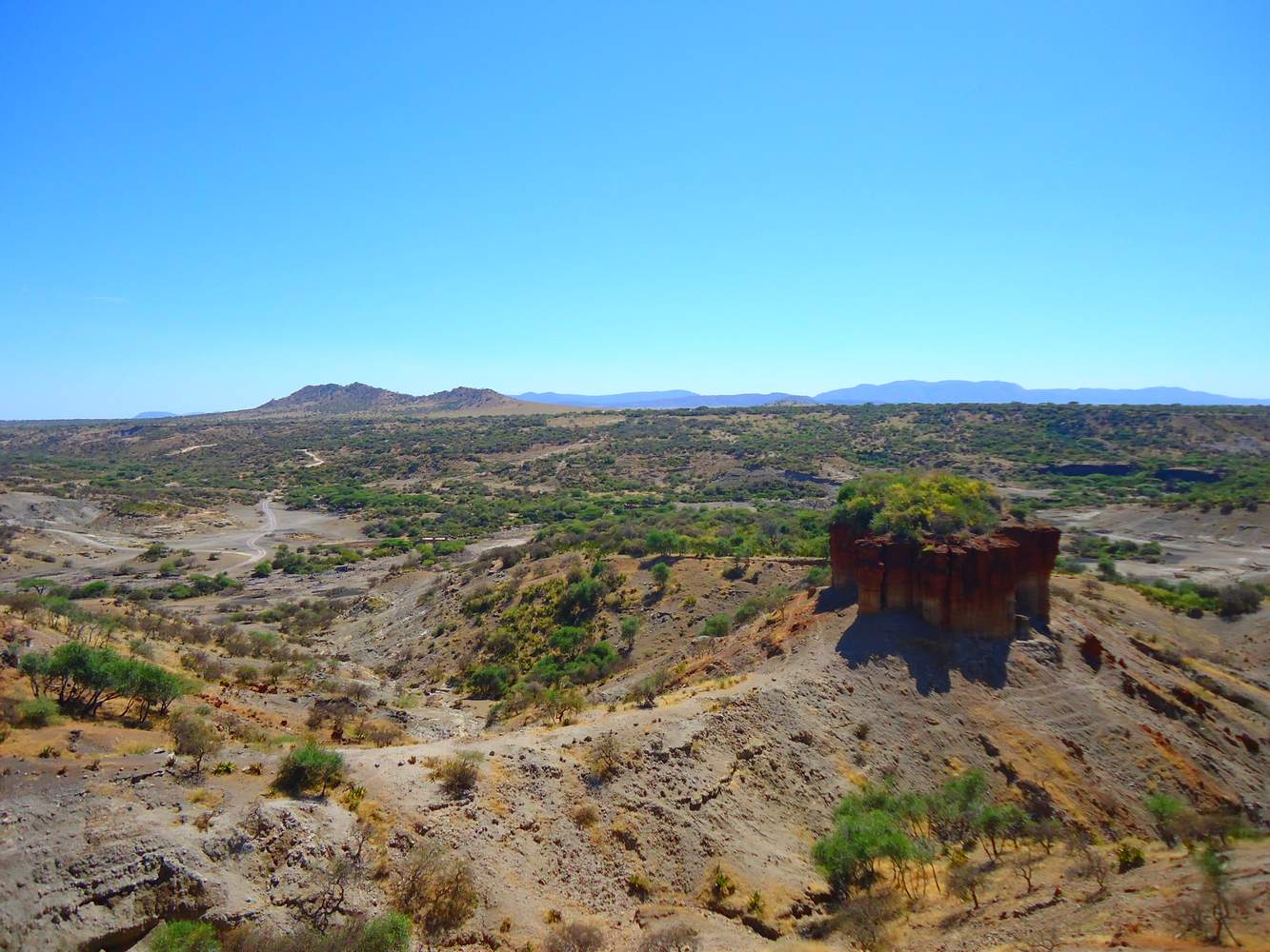 Les Éclaireurs du Voyage - Destination - Tanzanie - Itinéraire 2 - Image itinéraire - olduvei gorge by stéphanie taupin