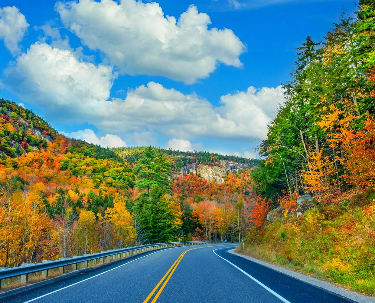 Les Éclaireurs du Voyage - Journal - Blog - Article 23 - Canada USA New Hampshire été indien by Mohan Nannapaneni on Pixabay