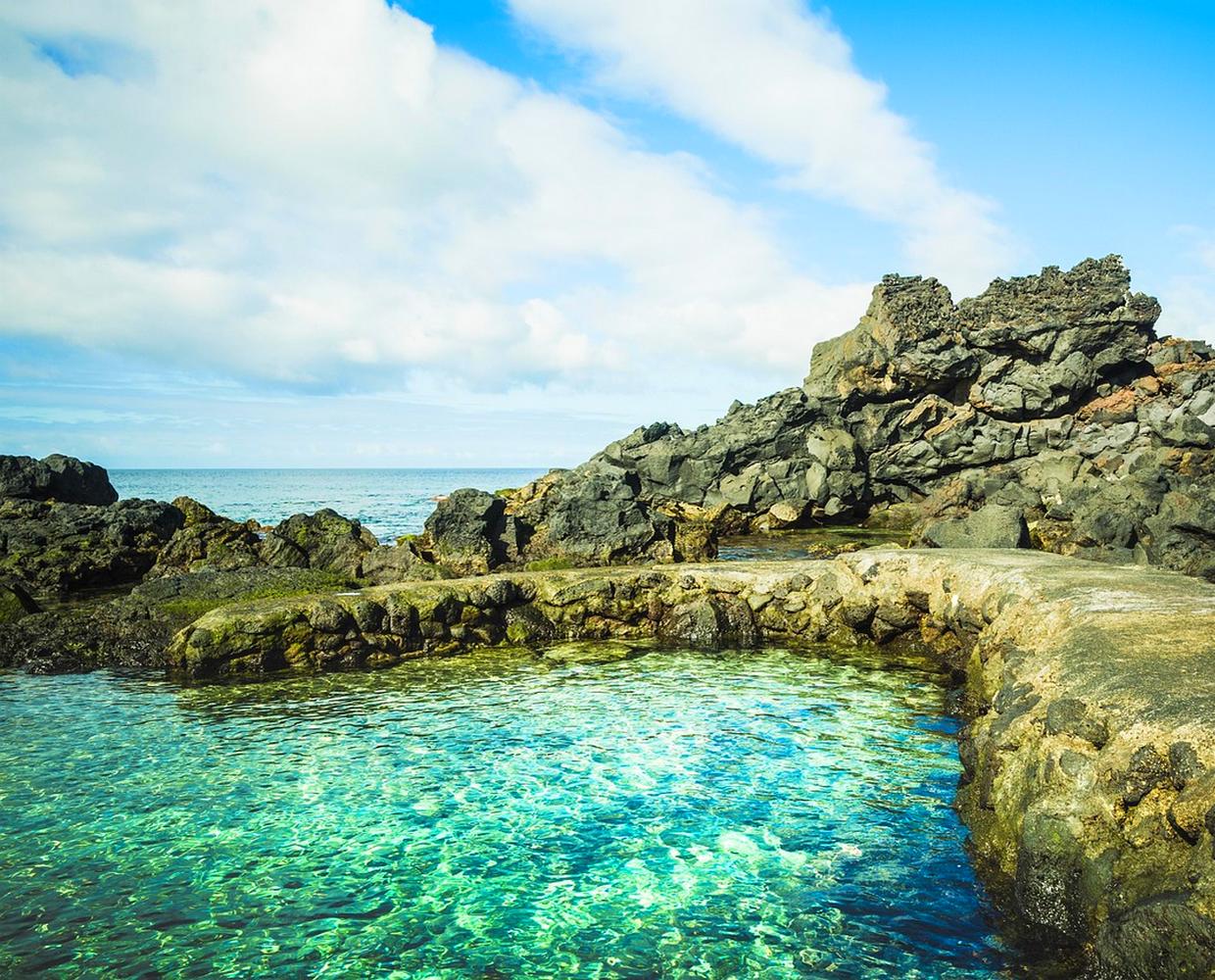 Les Éclaireurs du Voyage - Destination - Açores - Itinéraire 3 - Image itinéraire - Terceira piscine by Sandro Porto on Pixabay