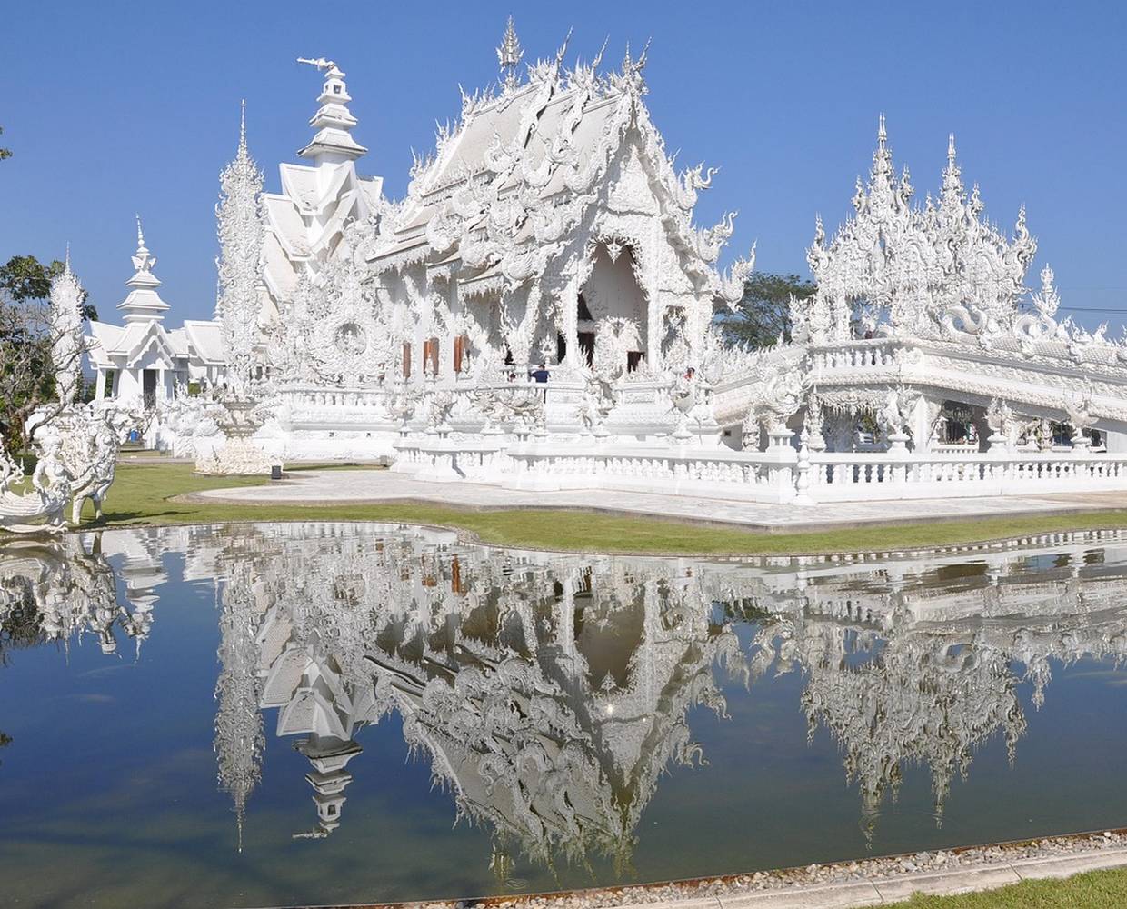 Les Éclaireurs du Voyage - Journal - Blog - Article 25 - Thaïlande - temple blanc by Manus Chairojsumphun on Pixabay