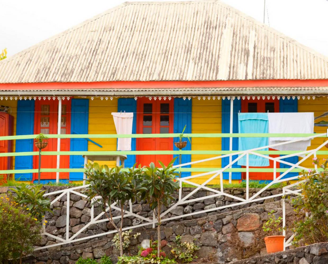 Les Éclaireurs du Voyage - Destination - La Réunion - Itinéraire 1 - Image itinéraire - Cilaos case créole on Canva