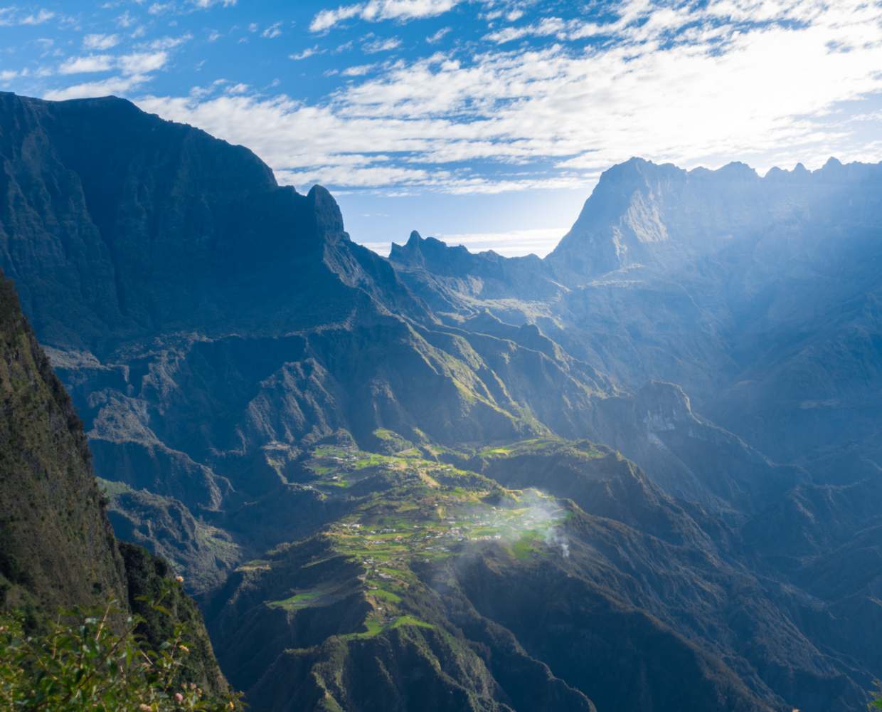 Les Éclaireurs du Voyage - Journal - Blog - Article 30 - La Réunion - quel cirque Cilaos by Hugo Lagouardette on Pixabay