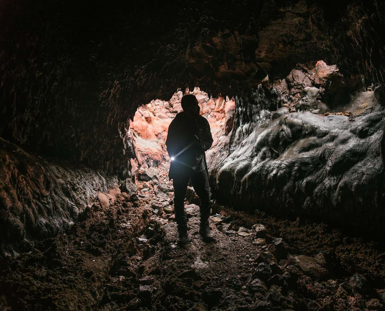 Les Éclaireurs du Voyage - Destination - La Réunion - Itinéraire 2 - Image itinéraire - tunnel de lave by arthousestudio on pexels