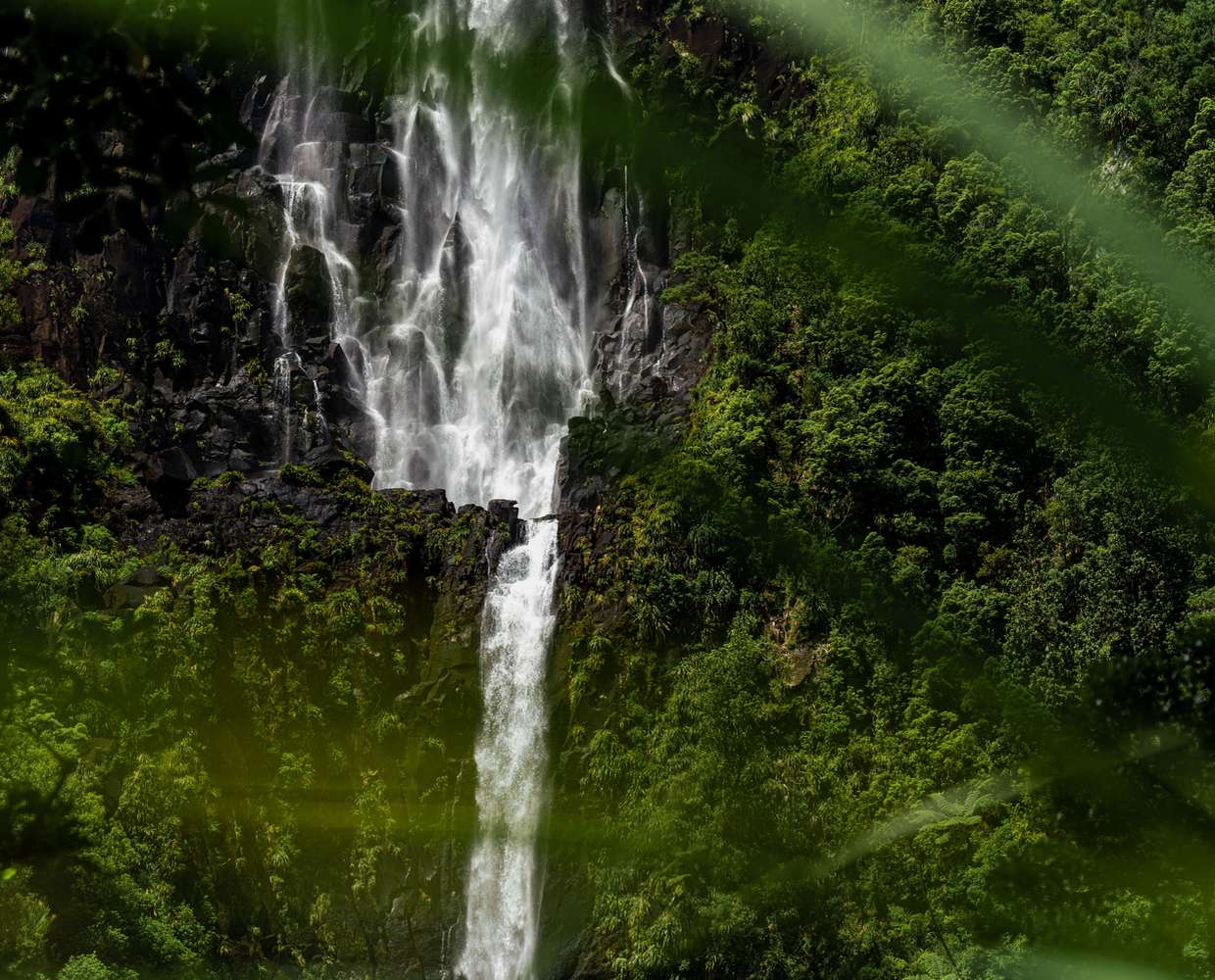 Les Éclaireurs du Voyage - Destination - La Réunion - Itinéraire 2 - Image itinéraire - voile de la mariée by mtk402 on pexels