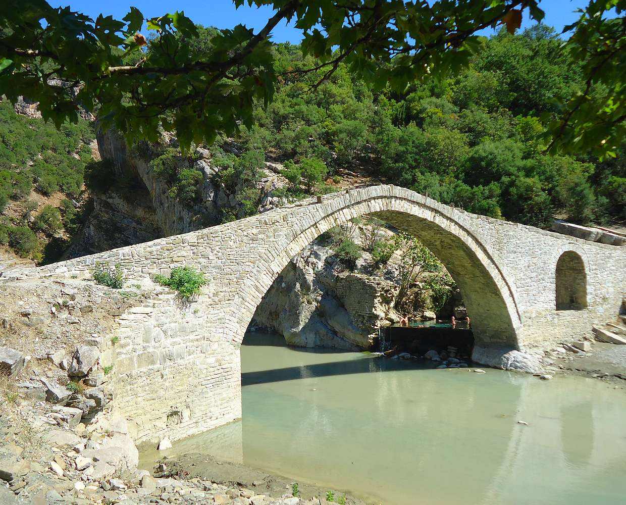 Les Éclaireurs du Voyage - Journal - Blog - Article 33 - Albanie - Croatie ou Albanie en été Permet by Stéphanie Taupin