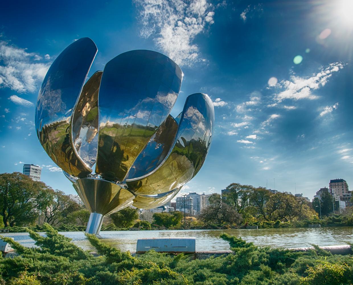 Les Éclaireurs du Voyage - Destination - Argentine - Itinéraire 1 - Image itinéraire - Floralis generica on Pixabay